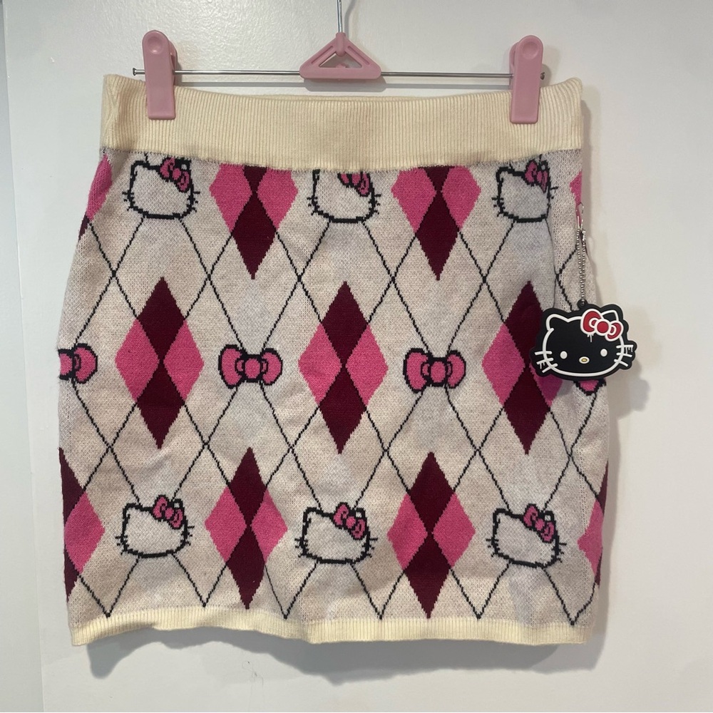 NWOT Hello Kitty and Friends Short Skirt from Forever 21